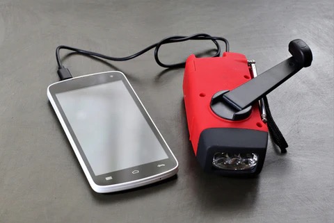 hand crank feature of the weather radio